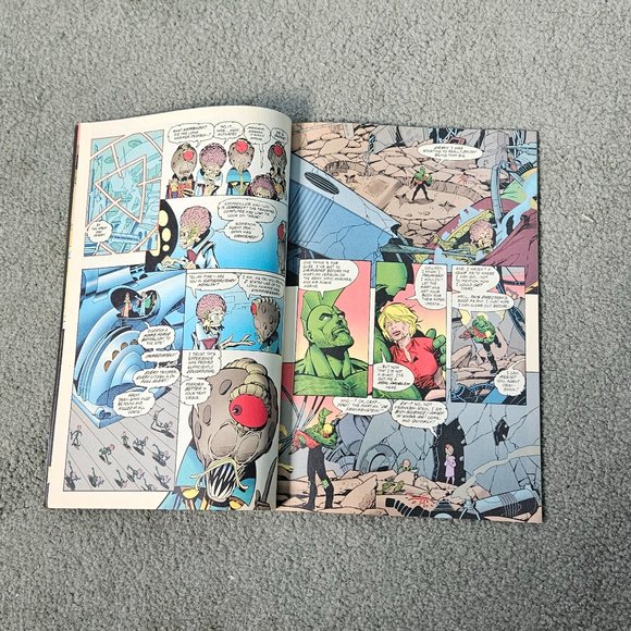 "Mars Attacks Vs. The Savage Dragon" Topps January 1997 Comic 3 of 4. - Picture 2 of 6